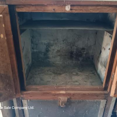 Antique Ice box / cooler out of an old camper