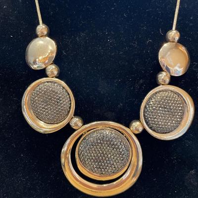 5 vintage necklaces & 1 pair earrings