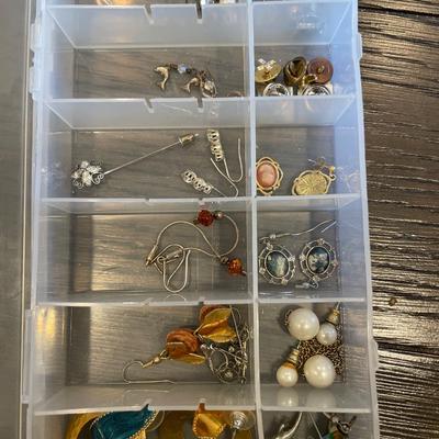 Plastic container with post earrings