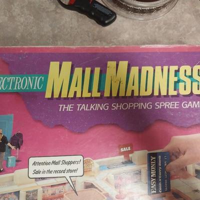 VINTAGE "MALL MADNESS" BOARD GAME BY MILTON BRADLEY