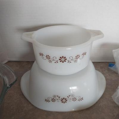 PYREX BAKING DISHES AND CAKE DECORATING SUPPLIES