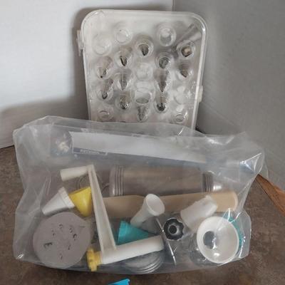 PYREX BAKING DISHES AND CAKE DECORATING SUPPLIES