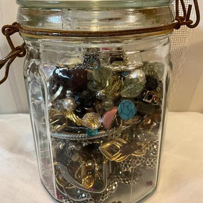 Craft making jewelry