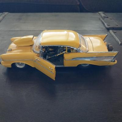 1957 CHEVY DIE-CAST MODEL