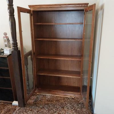 GLASS FRONT DISPLAY CABINET W/5 GLASS SHELVES