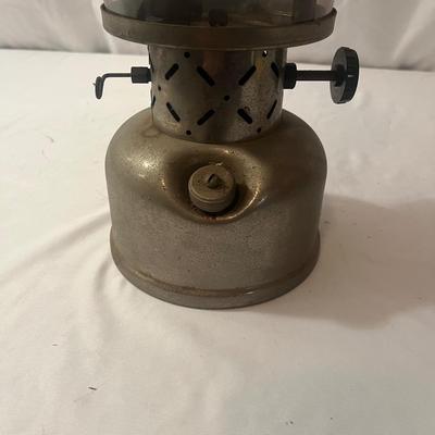 Vintage Coleman Lantern (DR-MG)