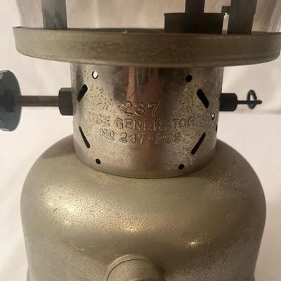 Vintage Coleman Lantern (DR-MG)