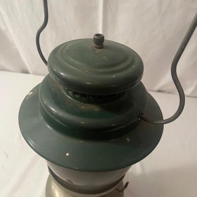 Vintage Coleman Lantern (DR-MG)