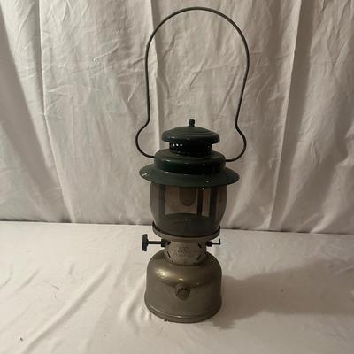Vintage Coleman Lantern (DR-MG)