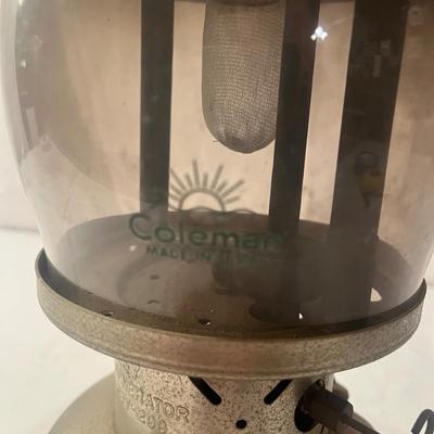 Vintage Coleman Lantern (DR-MG)