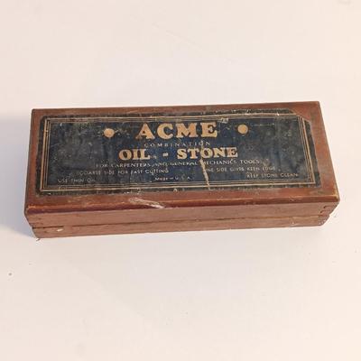 Vintage ACME Oil stone in wooden box Wet stone