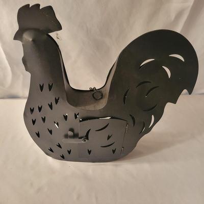 Assortment of Decorative Roosters and Chickens (LR-DW)