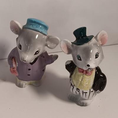 Vintage planters and vintage mouse salt & pepper shakers Norcrest Rabbitt