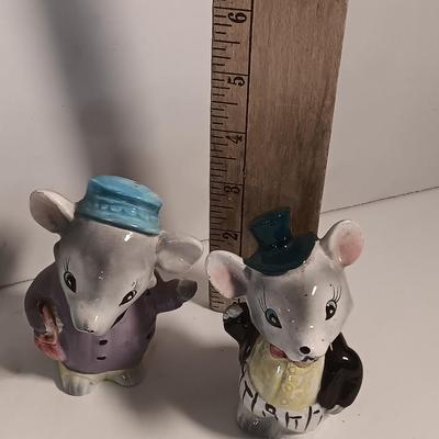 Vintage planters and vintage mouse salt & pepper shakers Norcrest Rabbitt