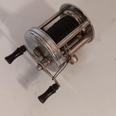 Shakespeare leader No. 1909 Fishing reel