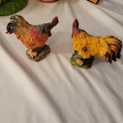 Chicken Lamp, Vases, Clock and More (LR-DW)
