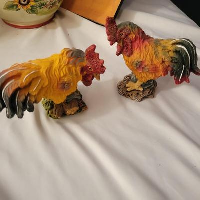Chicken Lamp, Vases, Clock and More (LR-DW)