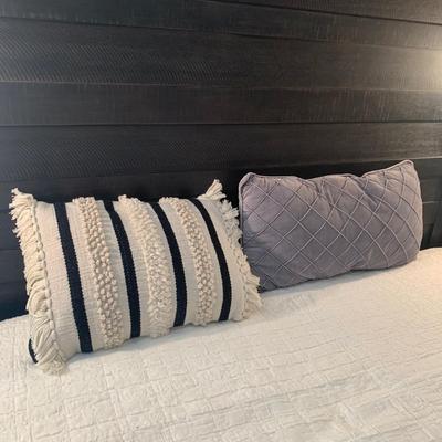 Neutral Toned Accent Pillows with Bedspread & More (B1-HS)