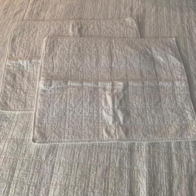 Neutral Toned Accent Pillows with Bedspread & More (B1-HS)