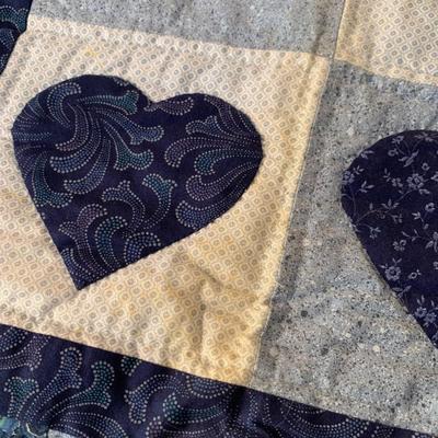 Quilts & Quilt Rack (B1-HS)