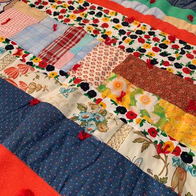 Quilts & Quilt Rack (B1-HS)
