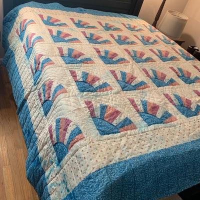 Quilts & Quilt Rack (B1-HS)