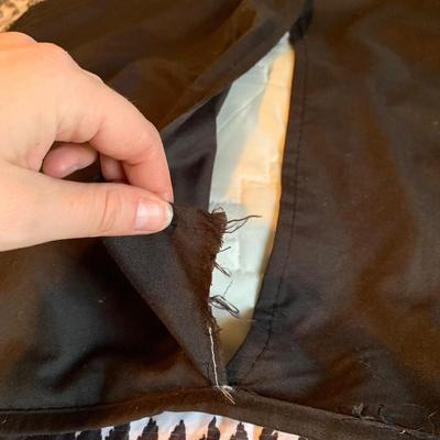 Two Twin Beds with Bedding (B1-HS)