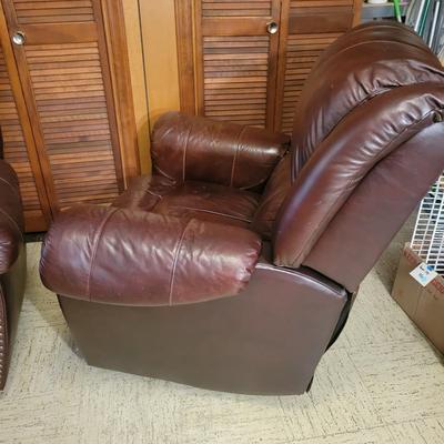 Pair of Lane Furniture Leather Recliners (LR-DW)