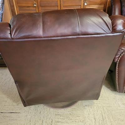 Pair of Lane Furniture Leather Recliners (LR-DW)