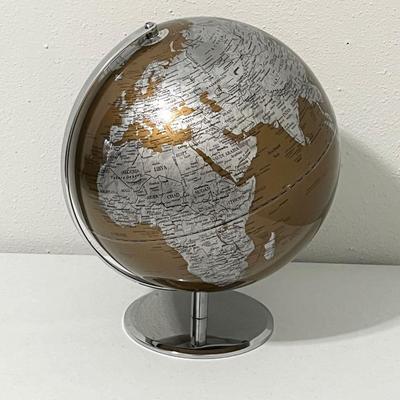 DREXEL HERITAGE ~ Two Toned Gold/Silver Globe