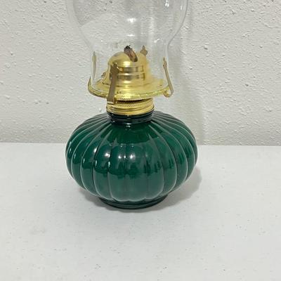 LAMPLIGHT FARMS ~ Vtg Emerald Green Oil Lamp