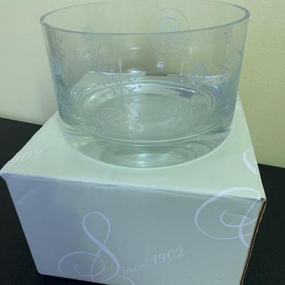 White House Glass Decorative Bowl Etched Snowflakes