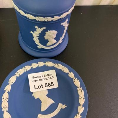 Wedgwood Jasperware Queen Elizabeth Dark Blue Pieces