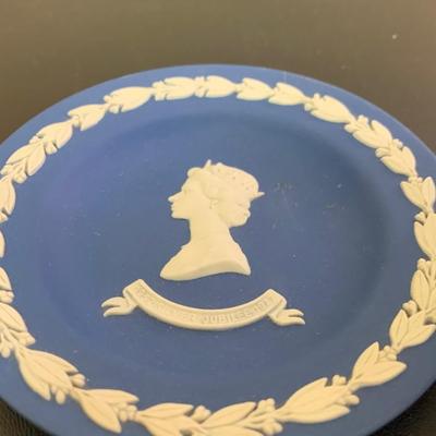 Wedgwood Jasperware Queen Elizabeth Dark Blue Pieces