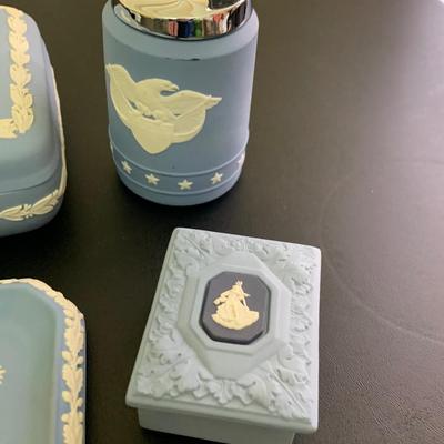 Wedgwood Jasperware Lot Lighter Trinket Box +++