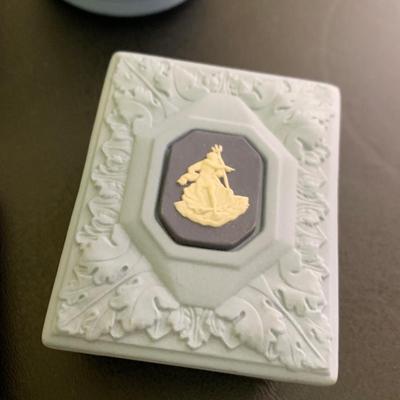 Wedgwood Jasperware Lot Lighter Trinket Box +++