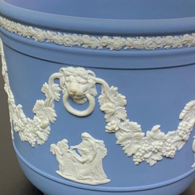 Wedgwood Jasperware Raised Compote & Pair of Bowls