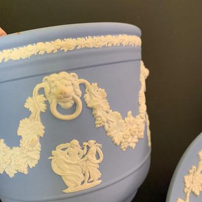 Wedgwood Jasperware Raised Compote & Pair of Bowls
