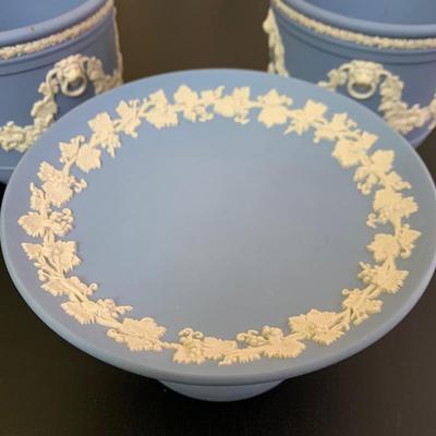 Wedgwood Jasperware Raised Compote & Pair of Bowls