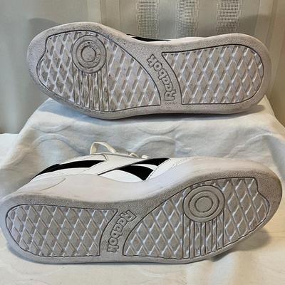 Reebok classic shoes size 6