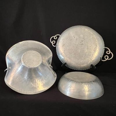 Wrought/Embossed Aluminum W/Limoges China Plate Inserts (B1-RG)