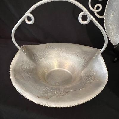 Wrought/Embossed Aluminum W/Limoges China Plate Inserts (B1-RG)