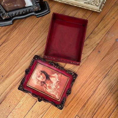 Ornate Frames (B2-RG)