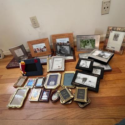 Over Eighty Photo Frames (B2-RG)