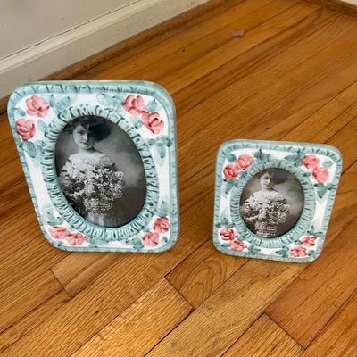 Over Eighty Photo Frames (B2-RG)