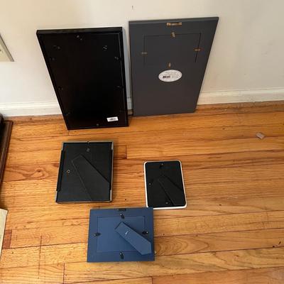 Over Eighty Photo Frames (B2-RG)