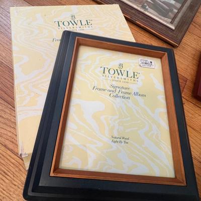 Over Eighty Photo Frames (B2-RG)