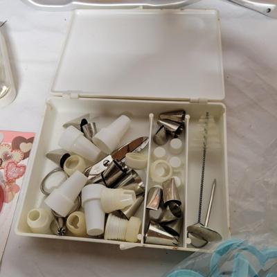 Cake Decorating Supplies (BS2-DW)