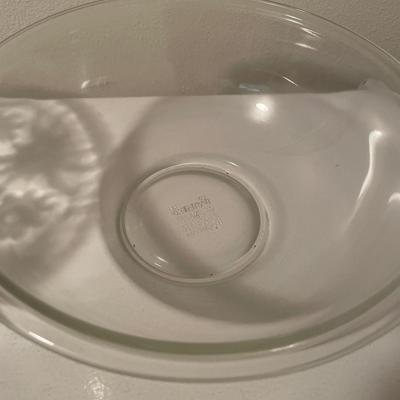Large Pyrex bowl glass liquid measuring