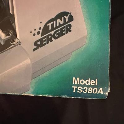 Singer Tiny Serger Overedging Machine (B2-RG)